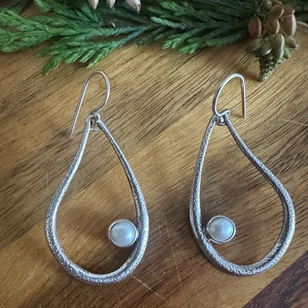 Silpada  vintage   Elegant sterling Silver 925 and pearl  Earrings